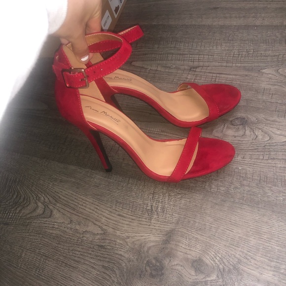 Heels - Picture 2 of 4